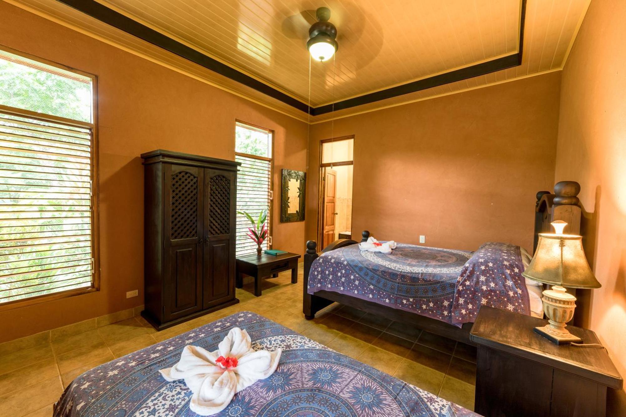 Luna Lodge Carate Luaran gambar