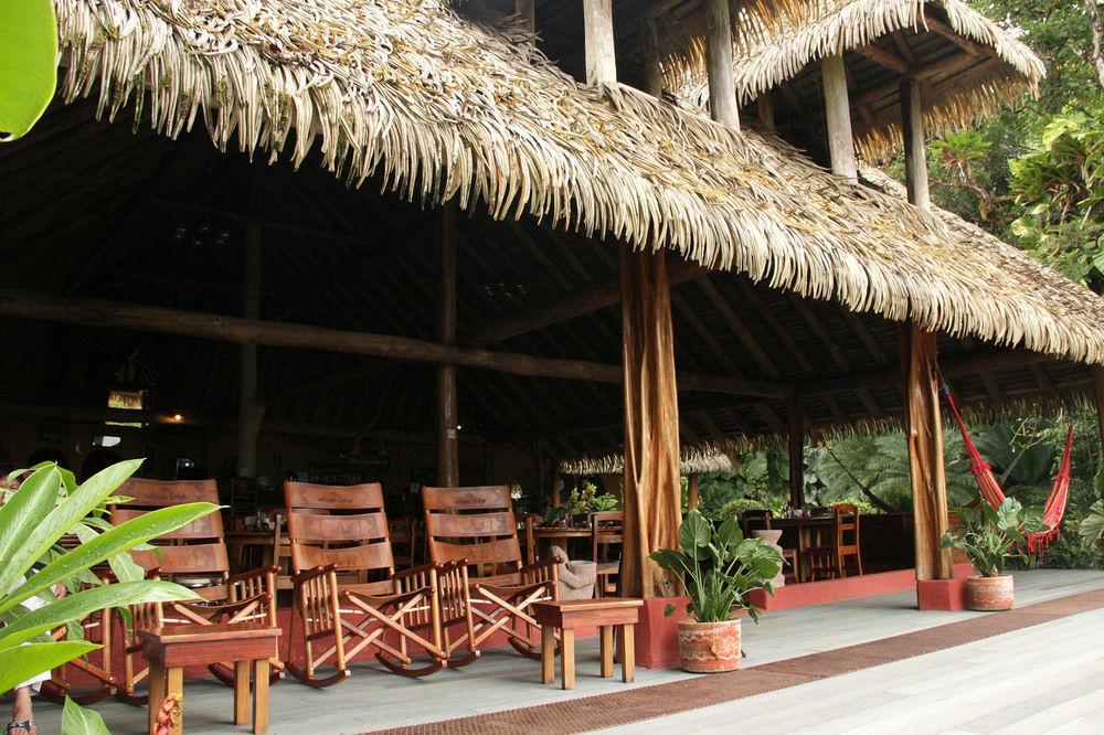 Luna Lodge Carate Luaran gambar