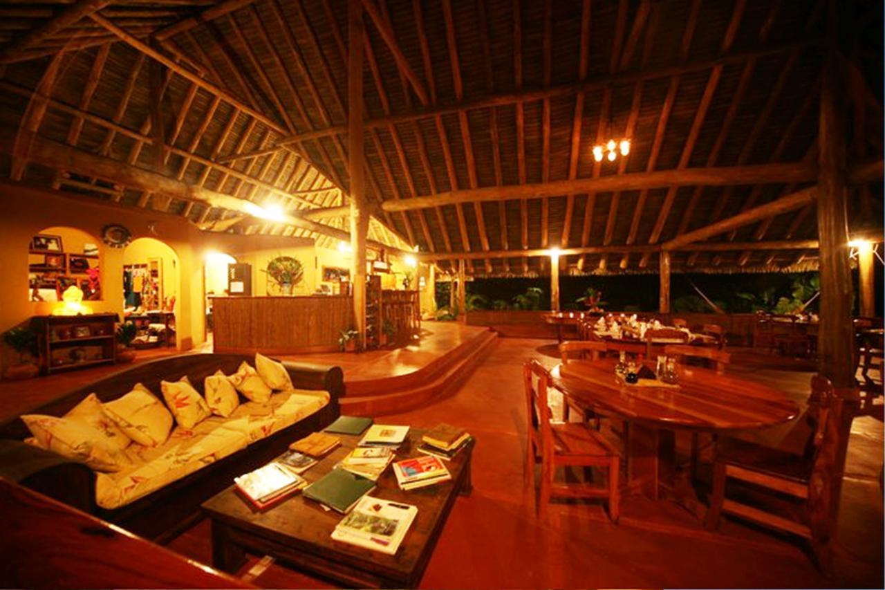 Luna Lodge Carate Luaran gambar