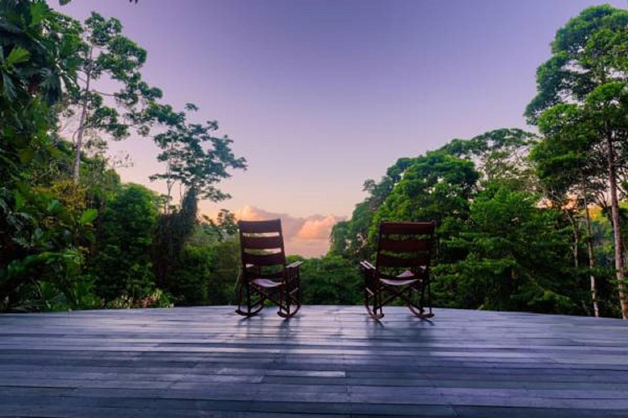 Luna Lodge Carate Luaran gambar